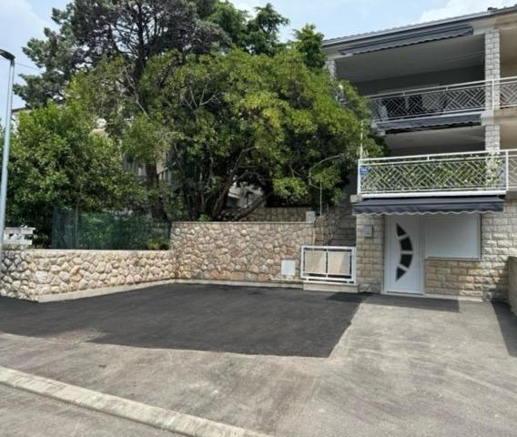 Lory Apartmani Dramalj Exterior photo